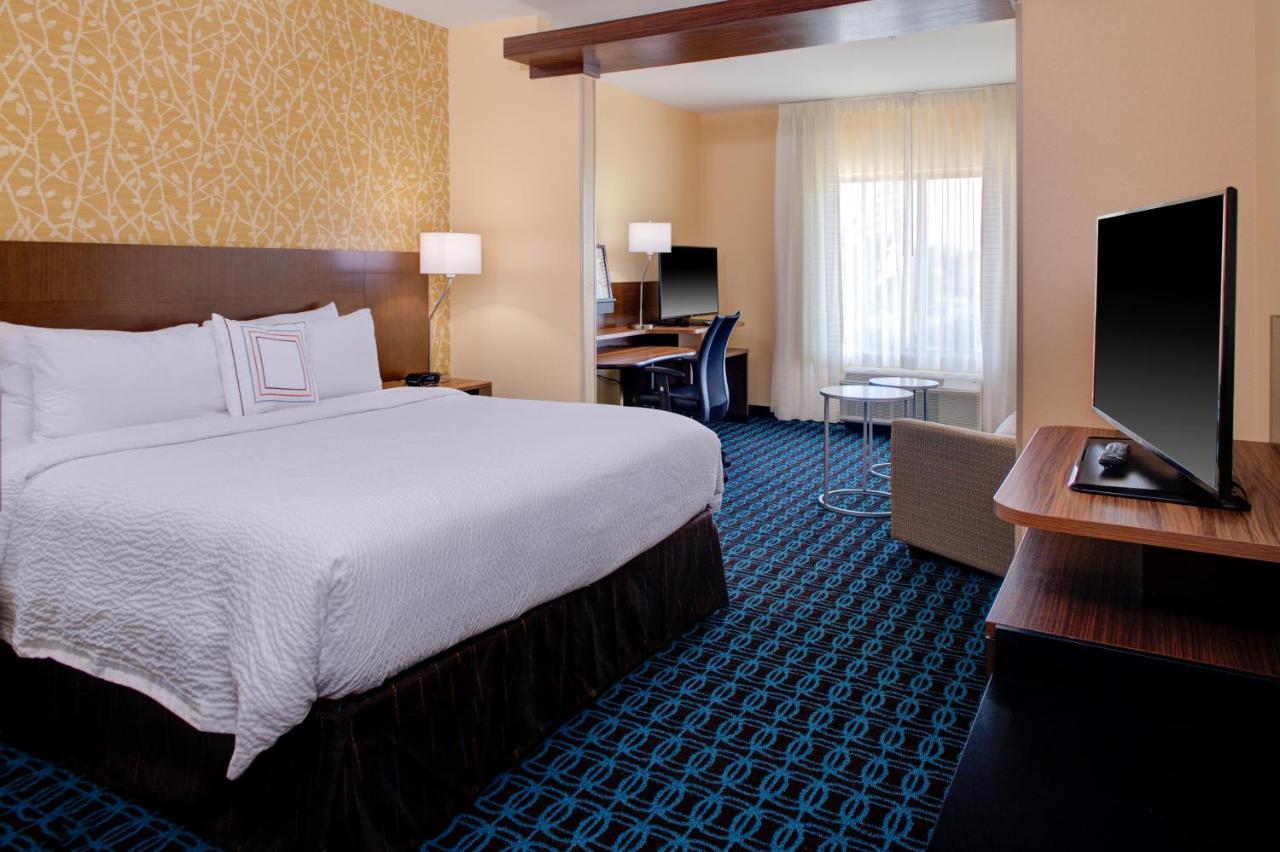 Fairfield Inn & Suites By Marriott Detroit Кантон Экстерьер фото