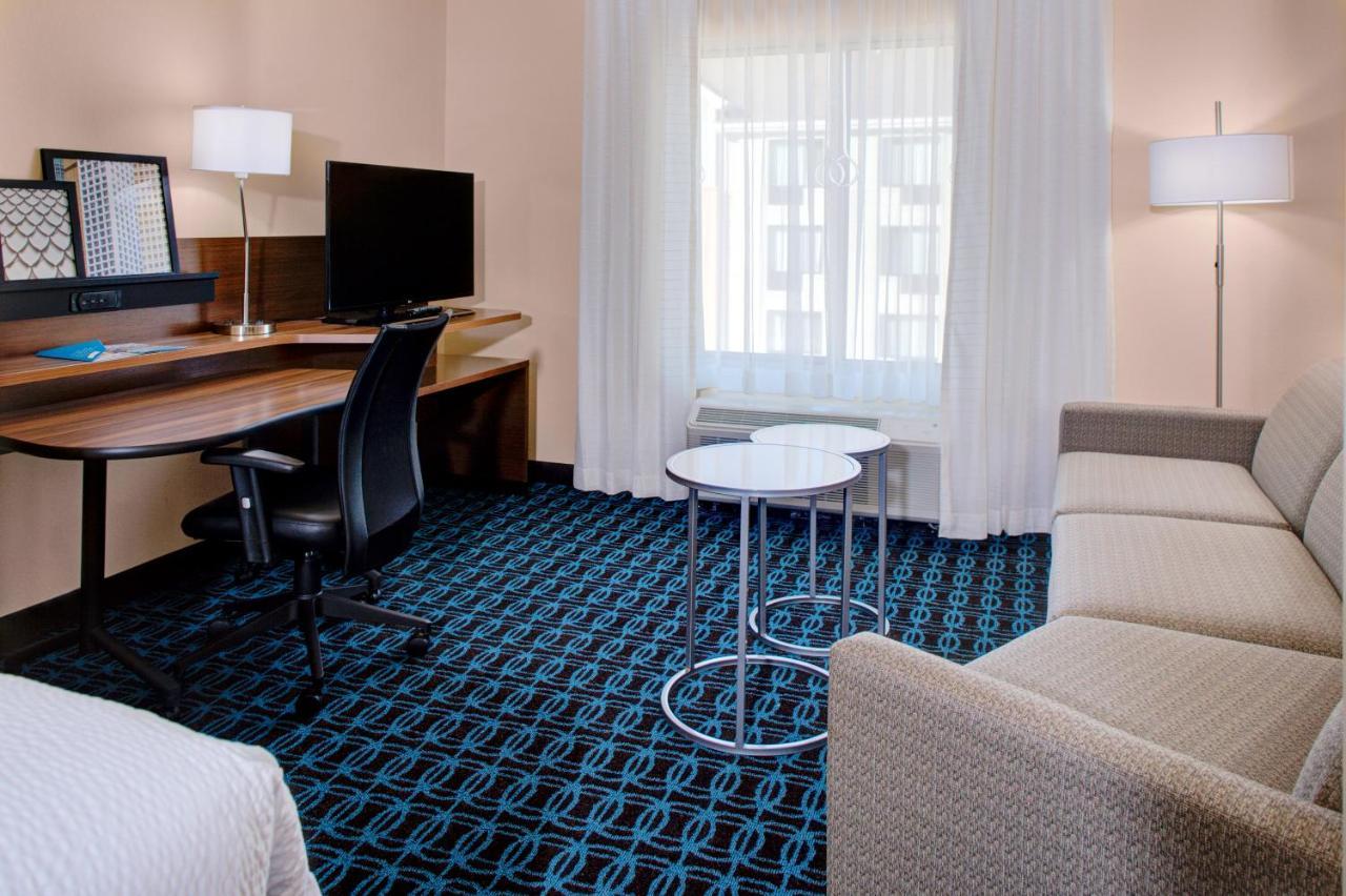 Fairfield Inn & Suites By Marriott Detroit Кантон Экстерьер фото