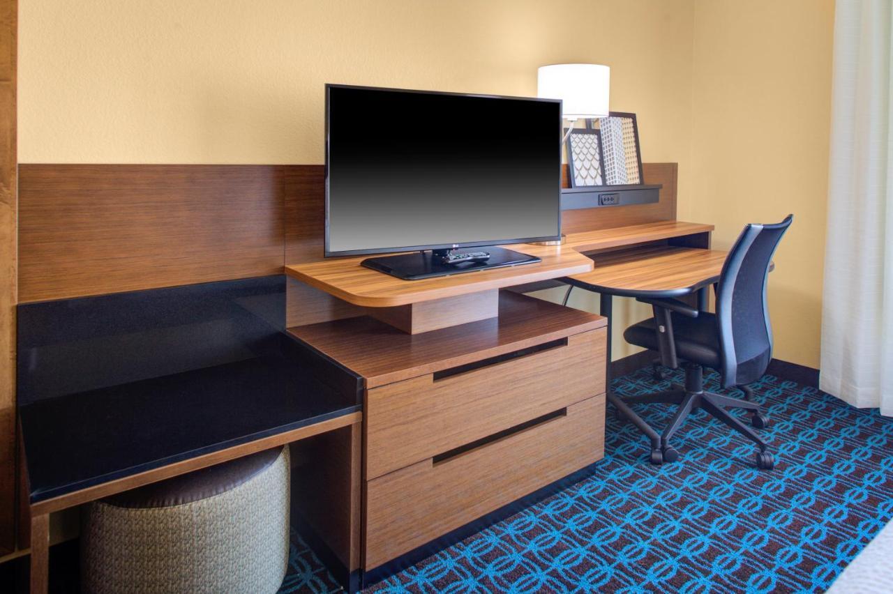 Fairfield Inn & Suites By Marriott Detroit Кантон Экстерьер фото